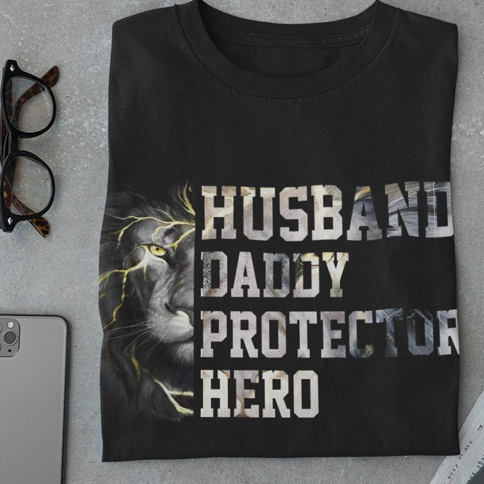 Husband Daddy Protector Hero Lion Gift Standard/Premium T-Shirt