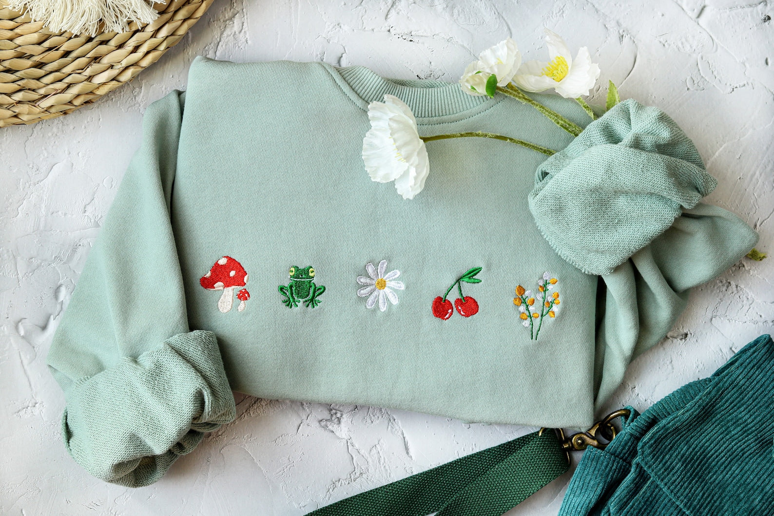 Cute Daisy Mushroom Embroidered Sweatshirt 2D Crewneck Sweatshirt All Over Print Sweatshirt For Women Sweatshirt For Men Sws2815