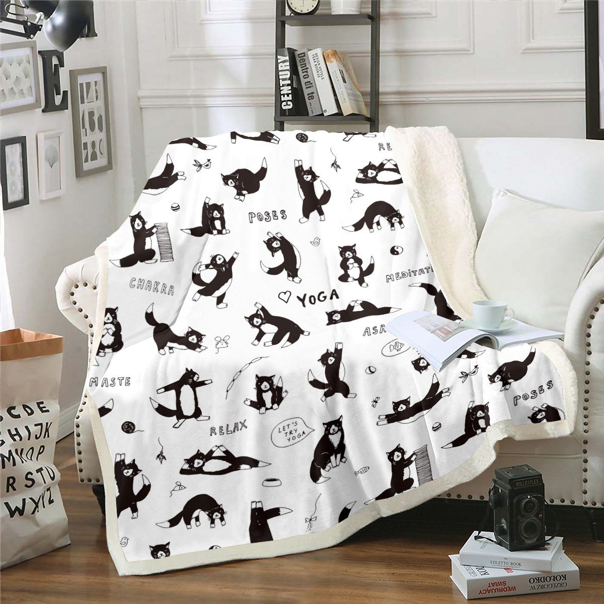 Cute Cat Sherpa Blanket Lovely Kitten Print Throw Blanket Pet Cats Pattern Fleece Blanket for Couch Bed Sofa Room Decor Lightweight Black White Animal Theme Fuzzy Blanket