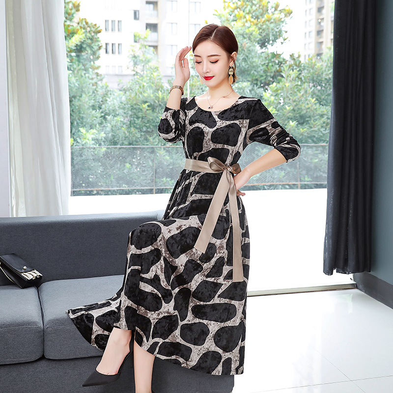 2022 Velvet Dress Polka Dot Style Long Sleeves Dress Women Autumn Velvet Slimming Versatile Dress Design Sense Elegant Vestidos alx