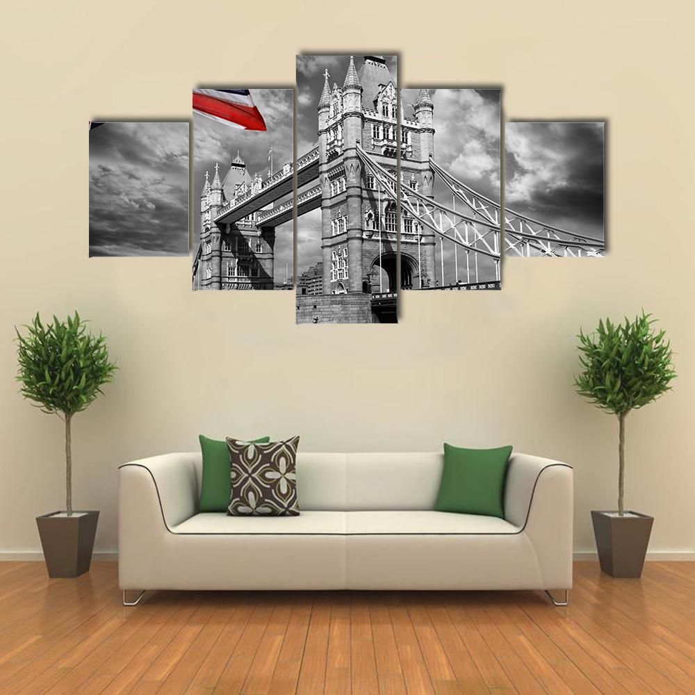 Tower Bridge London In Black &Amp; White Nature 5 Panel Canvas Art Wall Decor