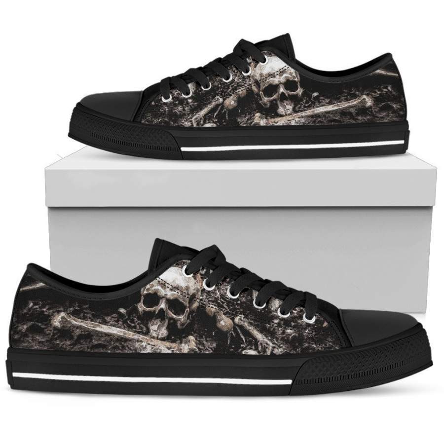 Women’s Low Tops Macabre (Black Sole)