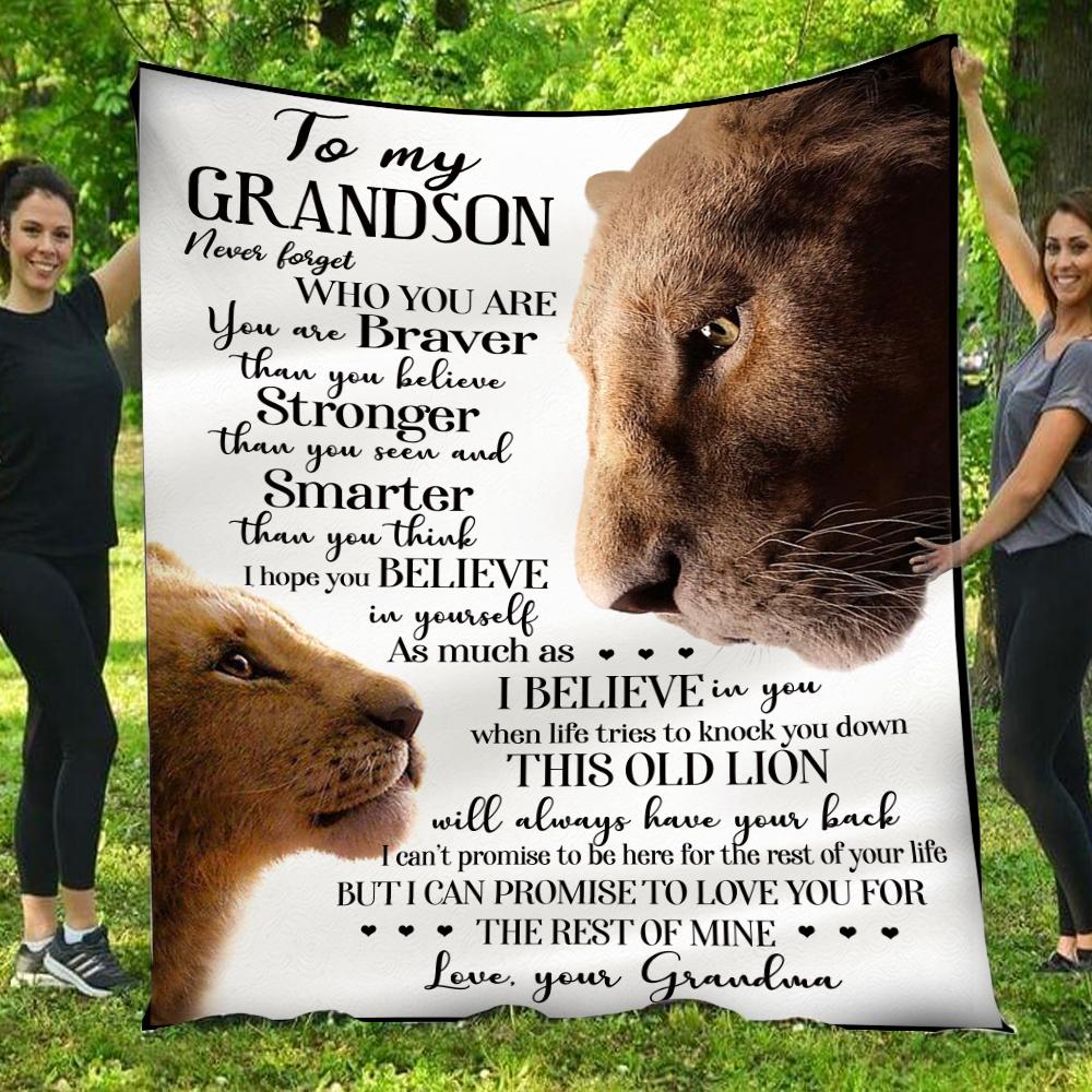 To My Grandson Never Forget I Love You Lion Grandma  Gift – Fleece Blanket