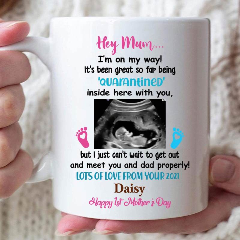 Personalized Hey New Mom I‘M On My Way Mug – Mother’S Day Gift For Mommy To Be