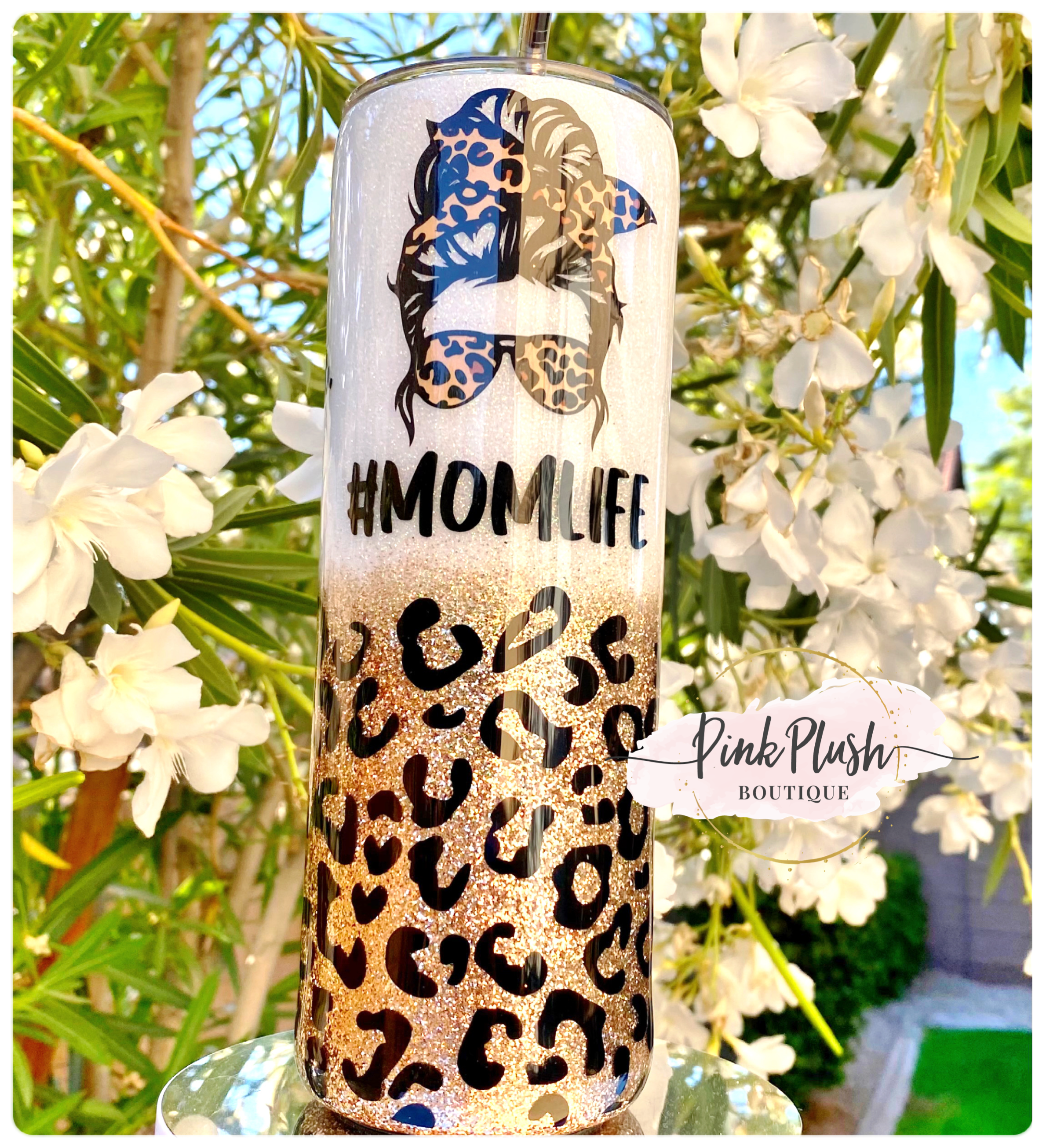 “#Momlfe Custom Leopard Glitter Tumbler – White / Gold