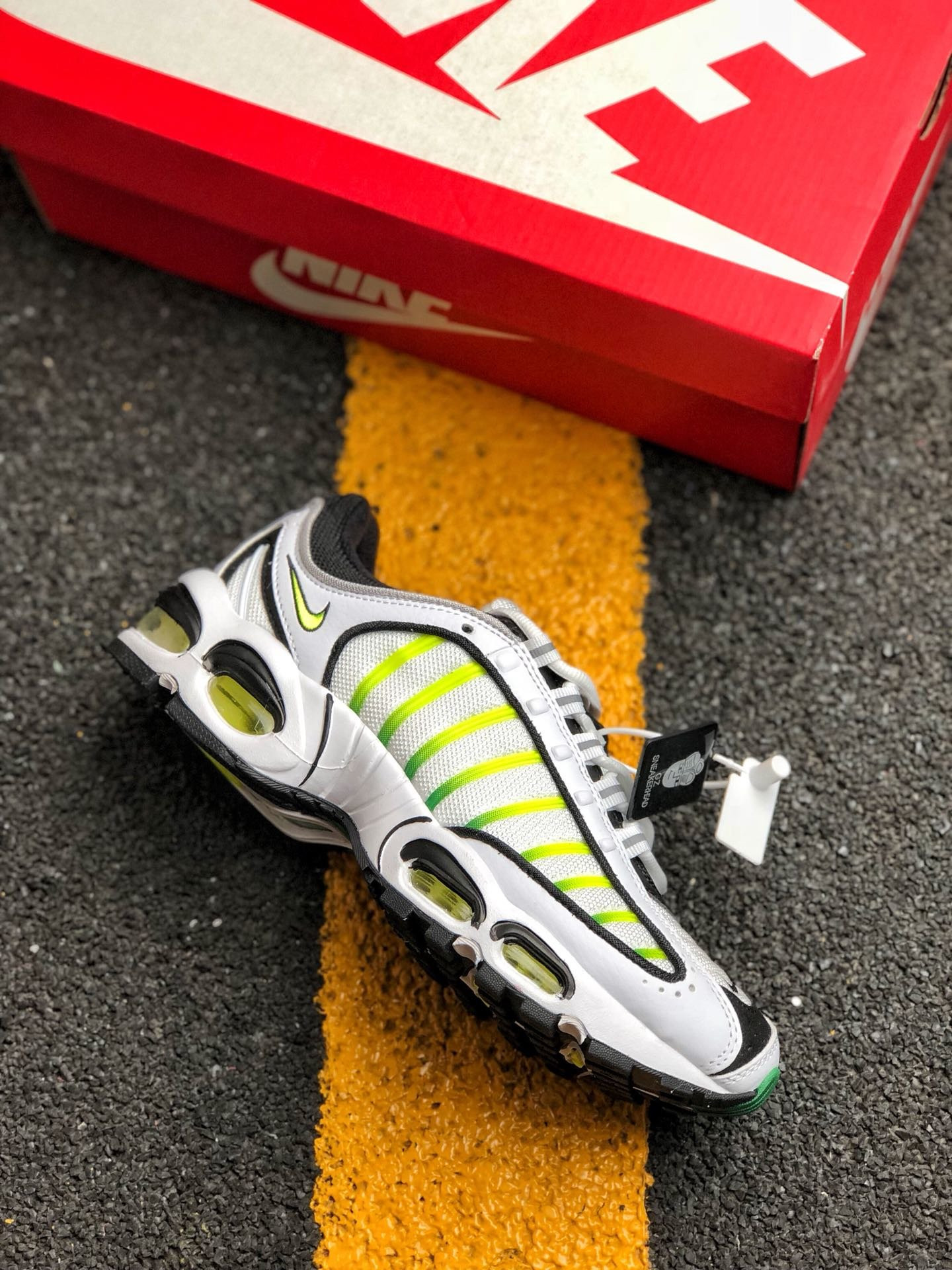 Nike Air Max Tailwind 4 WhiteVolt-Black-Aloe Verde 5339521