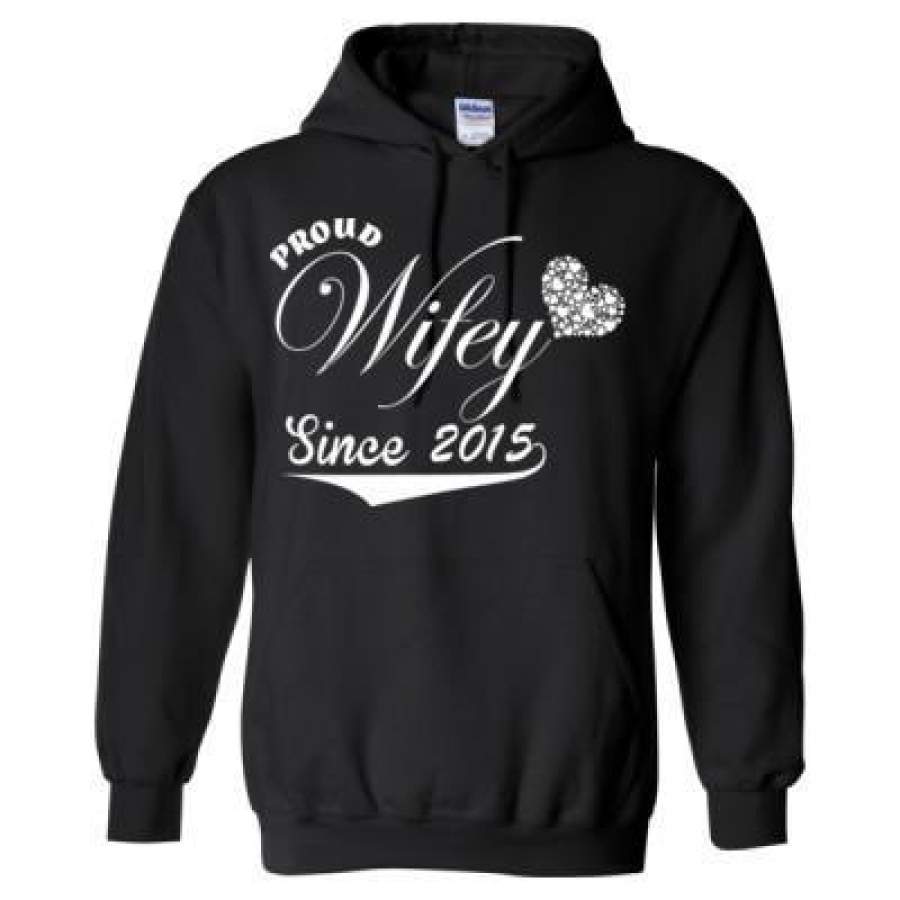 AGR Proud Wifey Since 2015 – Heavy Blend™ Hooded Sweatshirt