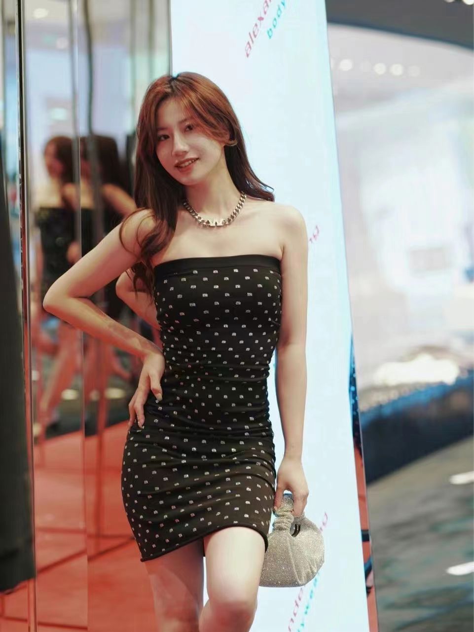 2022 Fashion Brand Women’s Diamond Hot Girl Dresses Are Beautiful In Autumn and Winter, Both Outside and Inside Are High Quality alx