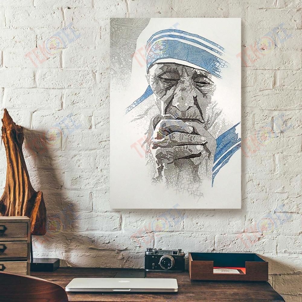 Best Canvas Prints Mother Teresa Praying Vertical Canvas Wall Art Glamorous Wall Art Home Decor