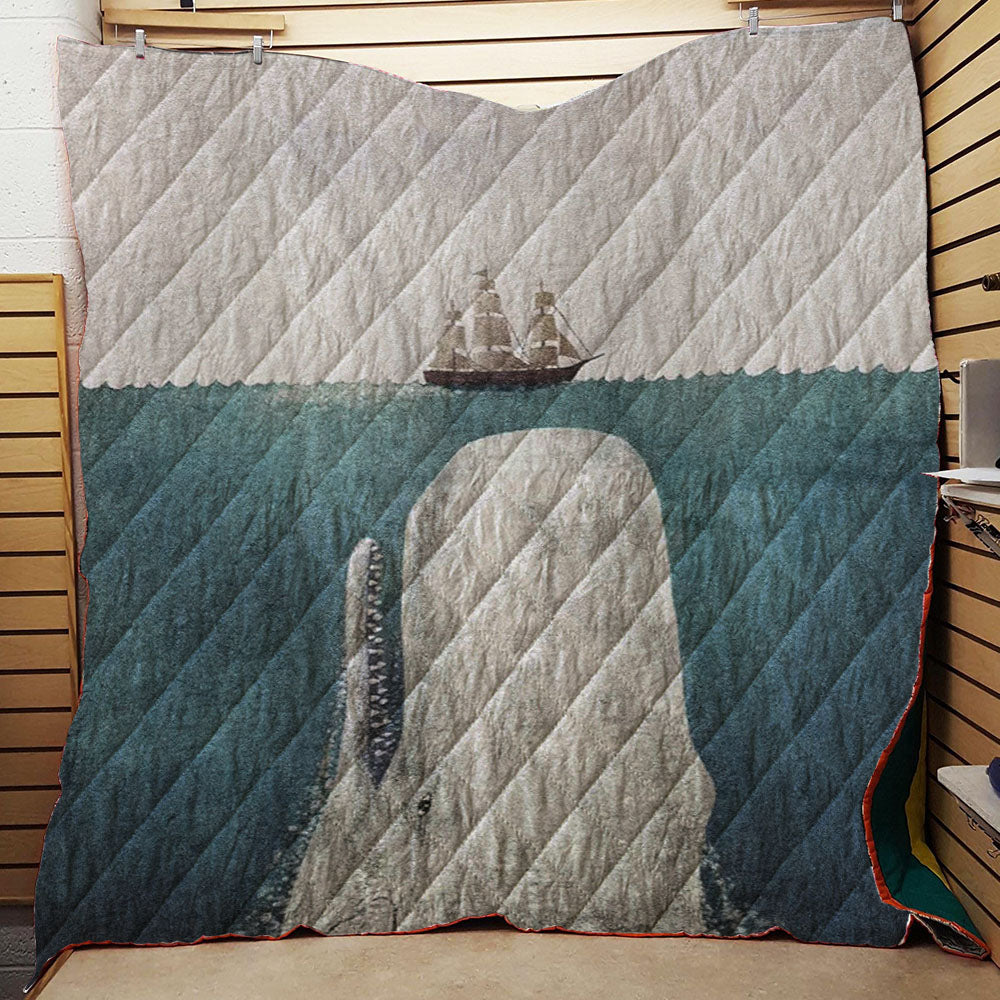 The Whale – Vintage Throw Quilt Blanket