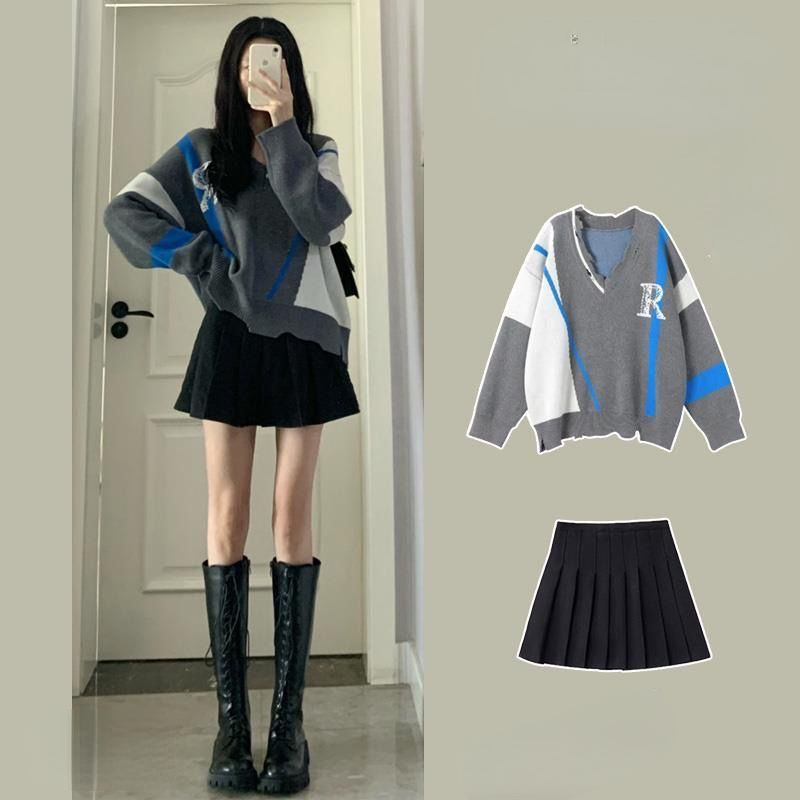 2022 Women’s Autumn and Winter Loose Sweater Sweater + Black Pleated Skirt Two Pieces alx