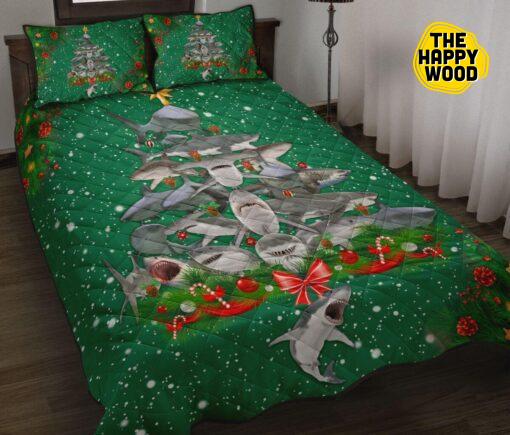 Shark Snow Christmas Green Style Quilt Bed Set And Pillow Covers