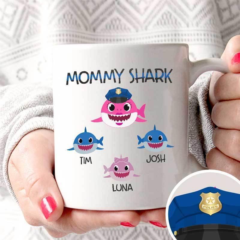 [Personalized Name] Female Police Mommy Shark – Gift For Mom, Gift For Mother’S Day – Coffee Mug