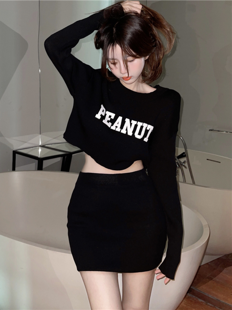 2022 Autumn Kawaii Knitted Two Pieces Set Women Letter Printed Cropped Sweater + Slim-fit Sexy Mini Knit Skirts Harajuku Outfits alx