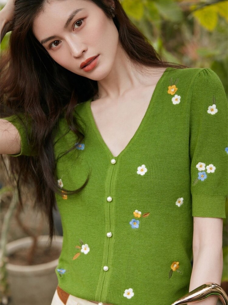 2022 Summer Grass Green Silk Cotton Knitted Embroidered Short-Sleeved Top V-neck T-shirt Bottoming Shirt alx