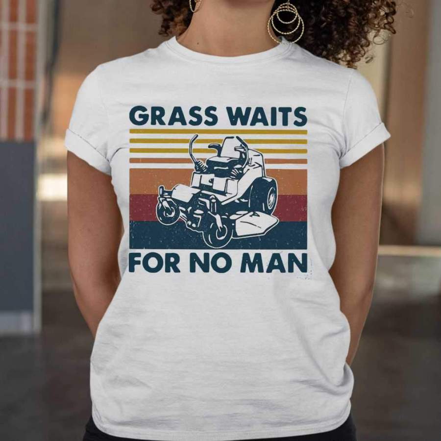 Mowing Machine Grass Waits For No Man Vintage Retro T-shirt