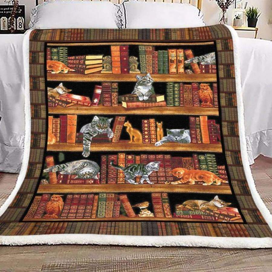 MP0312 – Cat – Kittens on bookshelves – Quilt