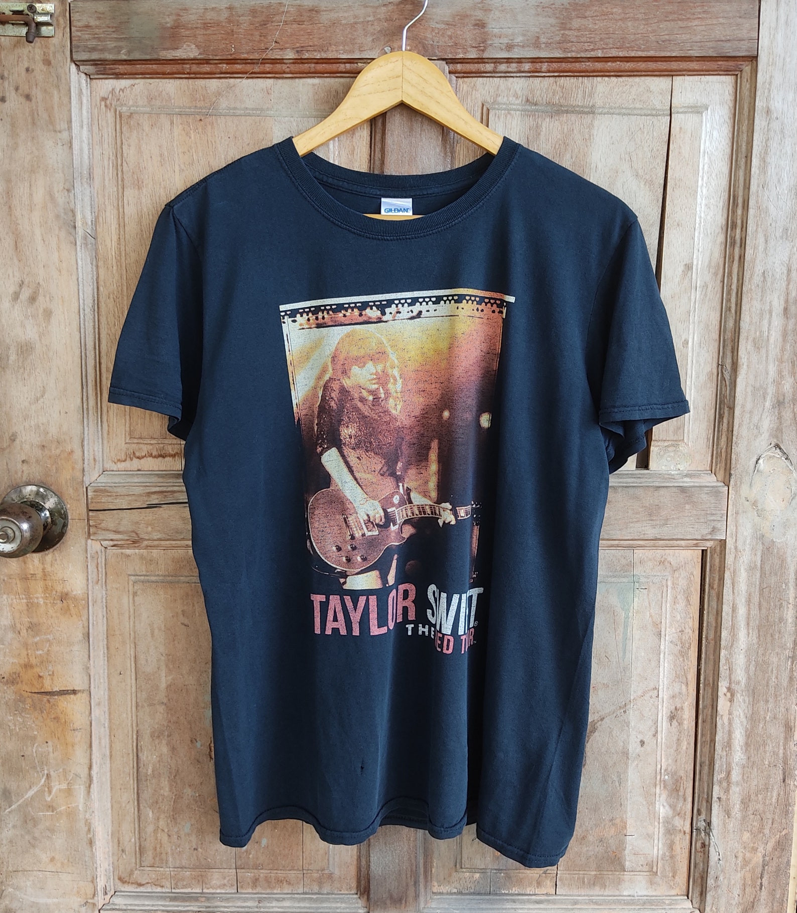 Vintage Taylor Swift Tour T Shirt Solo Singer