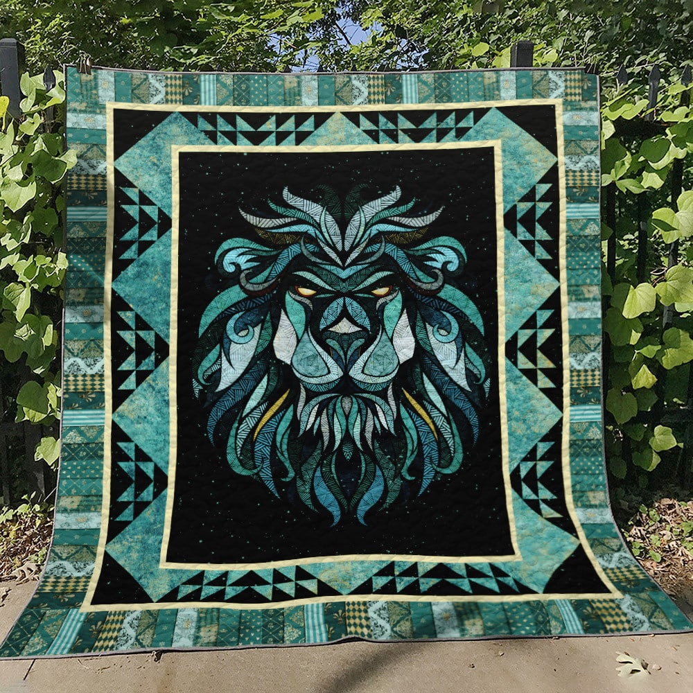 Abstract Lion Drawing  Quilt Blanket