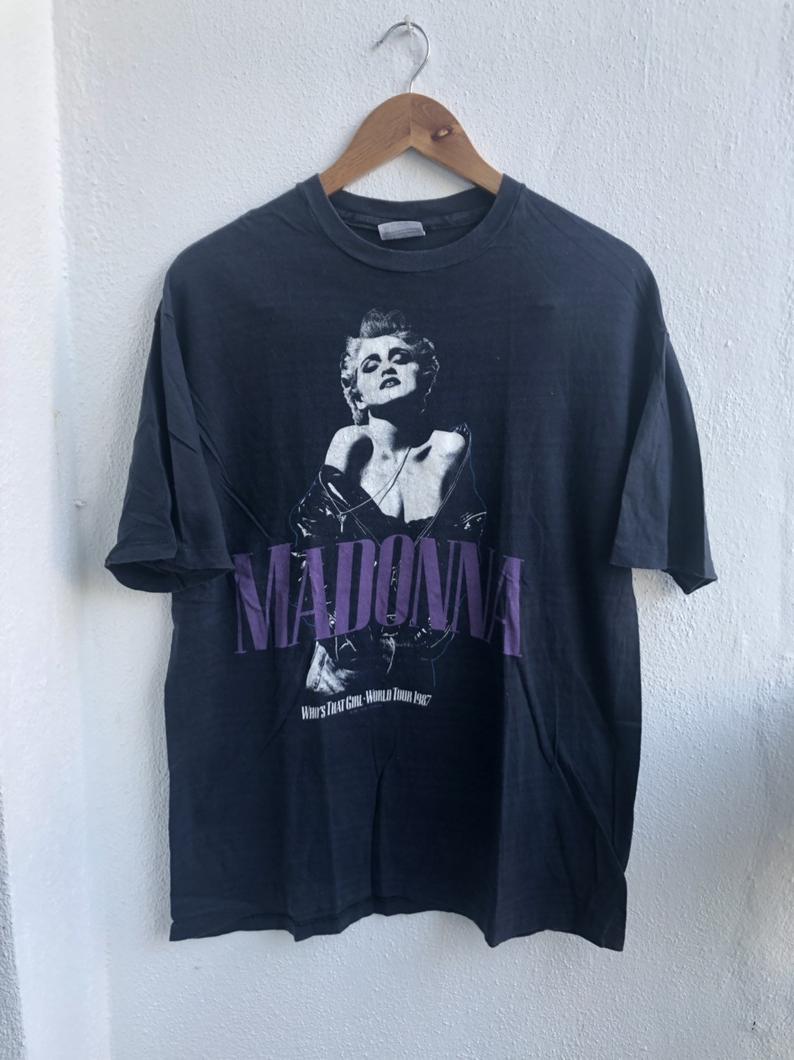 Vintage Madonna “Who’s That Girl” World Tour 1987 Pop Rock SEXY Photo Printed Design T-Shirt