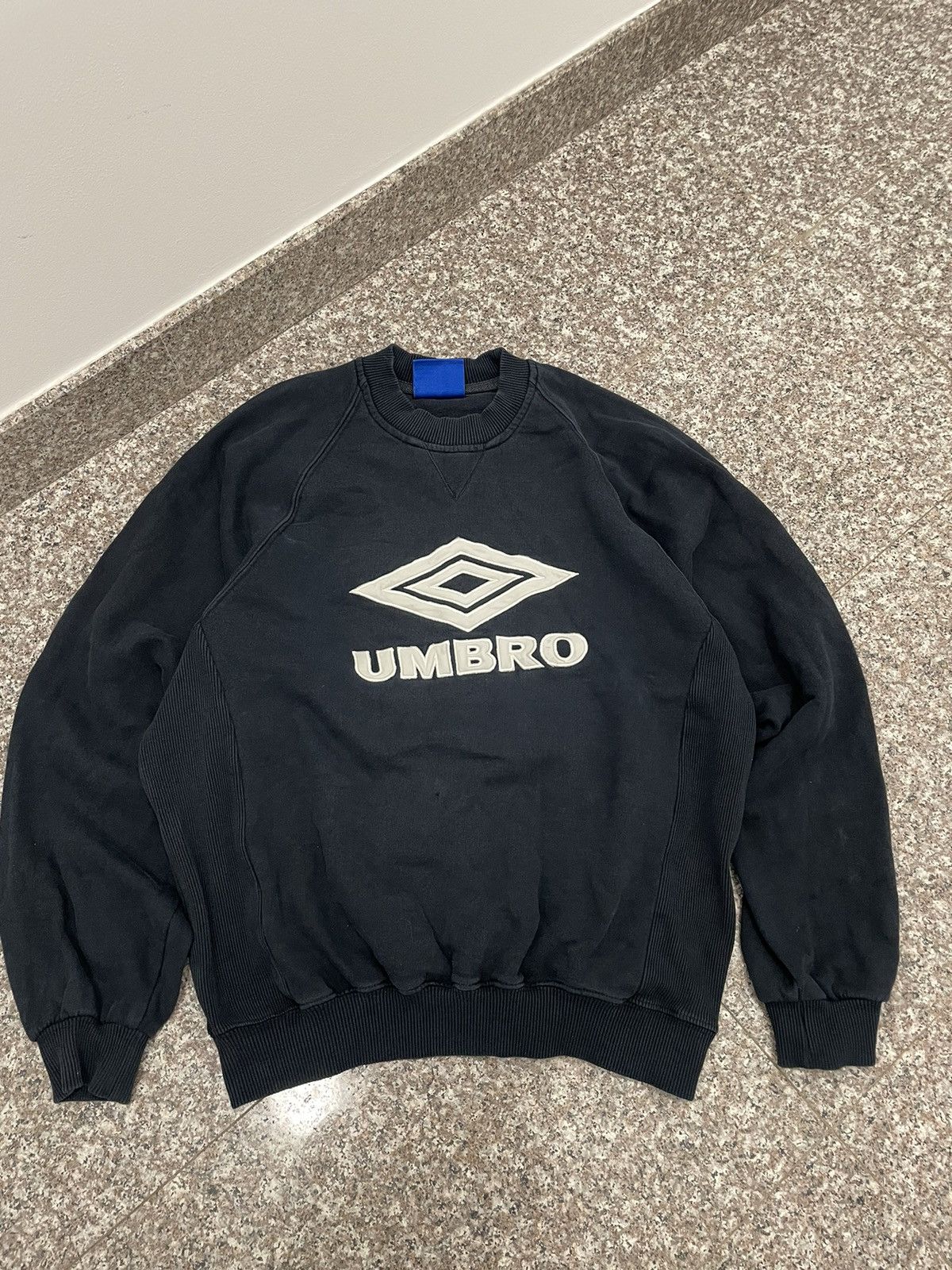 90s Mens Sweatshirt Umbro Big Logo Vintage faded