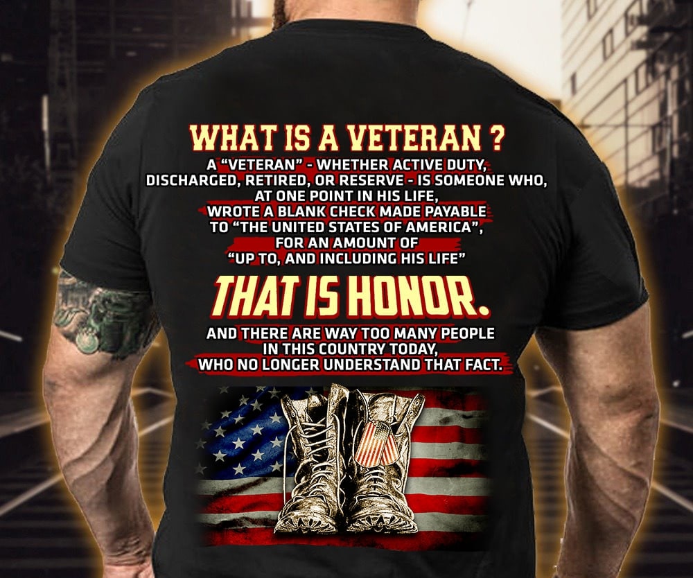 Vintage American Flag Camo Boots Veteran T-Shirt For Men Funny Patriotic Soldiers Tee Shirt Ideas For Dad Husband