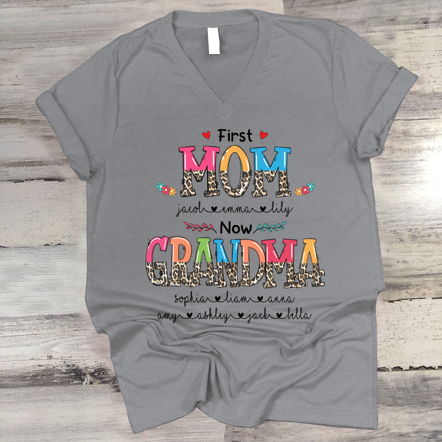 First Mom Now Grandma Mother’S Day Cute Leopard Kidnames V-Neck