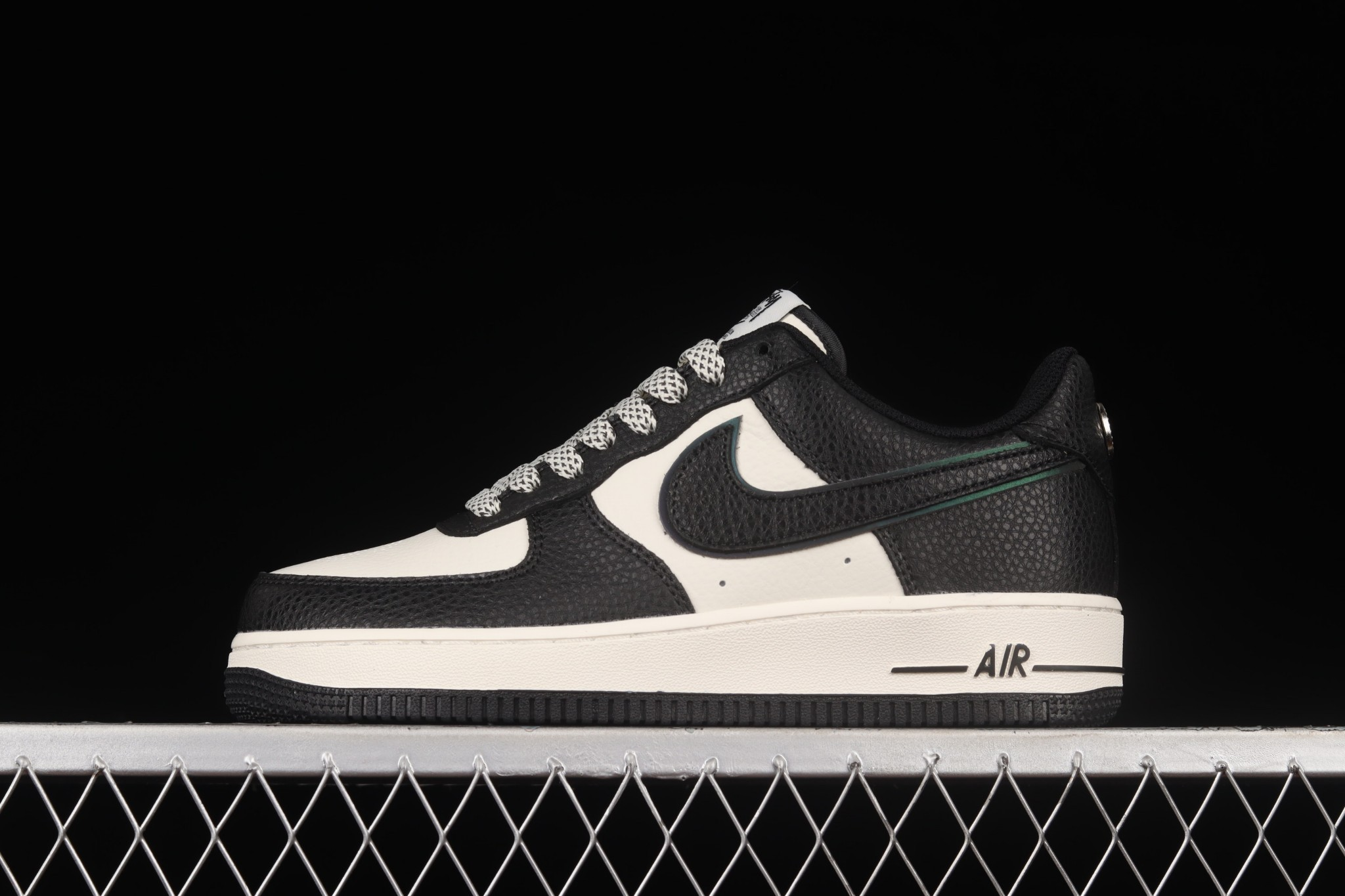 Stussy x Nike Air Force 1 07 Low SU19 Black Beige 602551