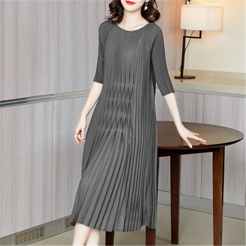 2021 new women’s summer summer Miyake pleated dress French style large size covering belly and thin temperament long dress dress alx