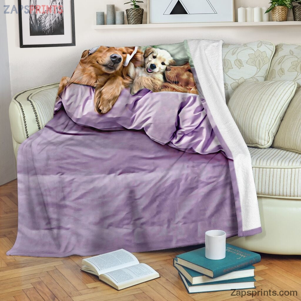 Golden Retriever Sleeping Premium Blanket – Cool Gift Ideas