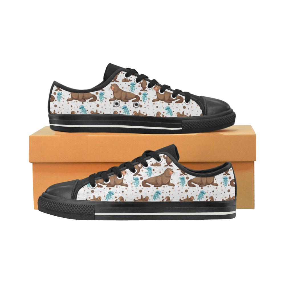 sea lion Seals jellyfish pattern Women’s Low Top Shoes Black