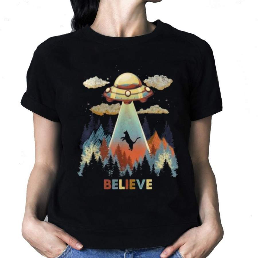 Beautiful Vintage Cat Alien Abduction Area 51 Funny UFO Alien t-shirt