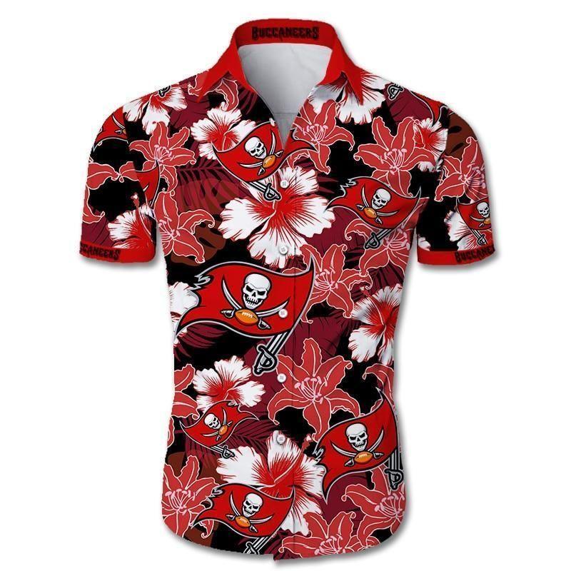 Beach Shirt Tampa Bay Buccaneers Hawaiian Shirt Tropical Flower Short Sleeve Slim Fit Body