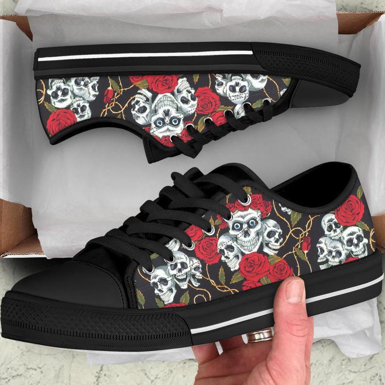 Skull19 Candy Roses Low Top Canvas Shoes