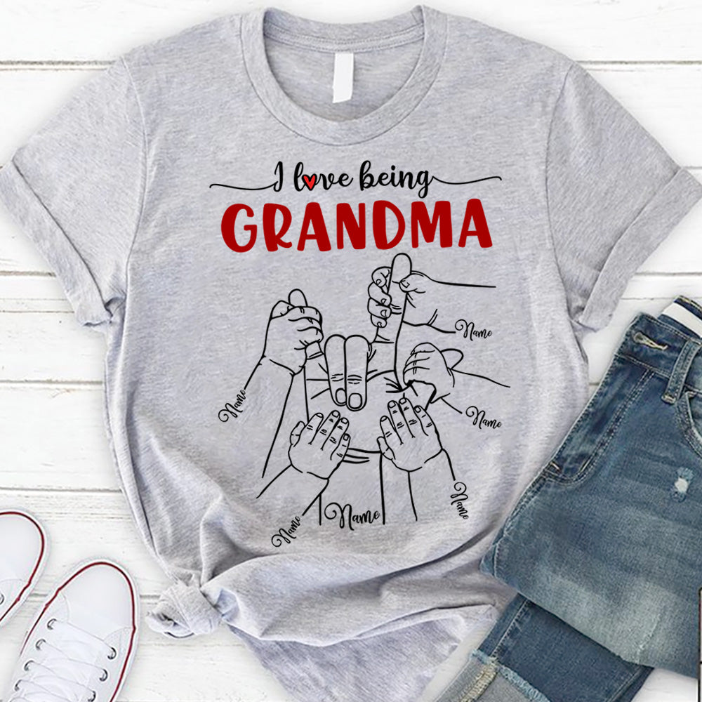 Personalized I Love Being Grandma I Love You Sign Hand Holding With Grandkid Names T-Shirt For Grandma Hn98 Trna