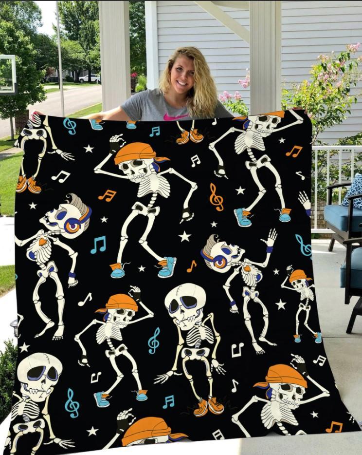 Skeleton Dancing Halloween Gift Fleece Blanket – Quilt Blanket