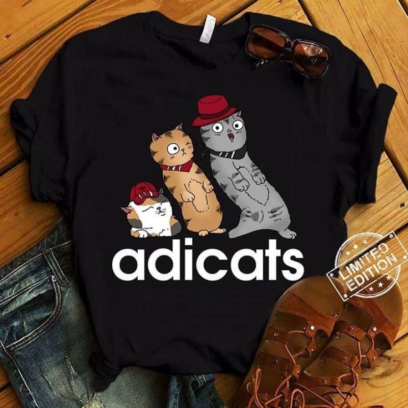 Three Cartoon Cat Is So Cute With Hat Best Gift For Your Friend Who Love Animals Black Men And Women T Shirt S-5Xl