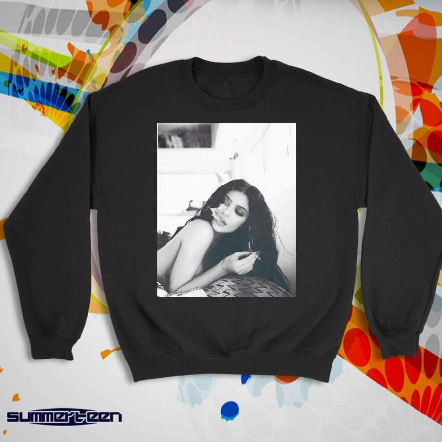 Kylie Jenner Smoking Women’S Sweatshirt