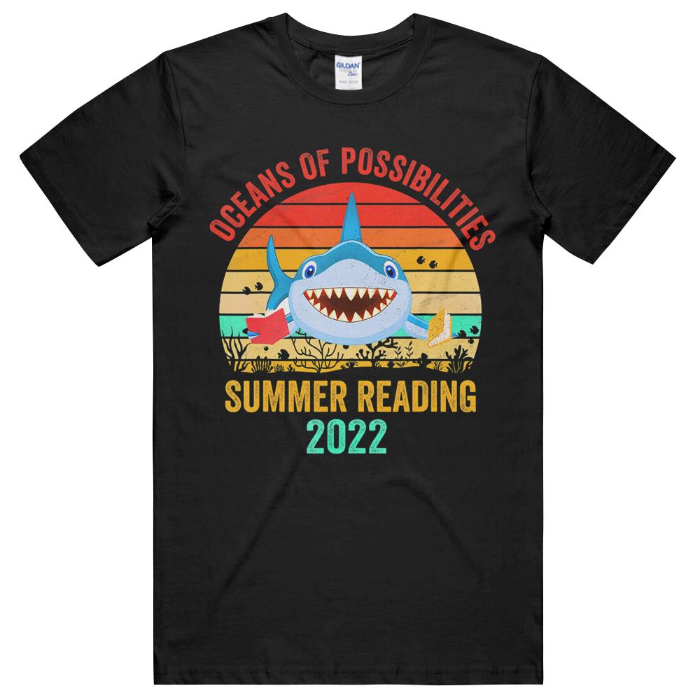 Summer Reading 2022 Tshirt Vintage Retro Teacher Shark Book T-Shirt