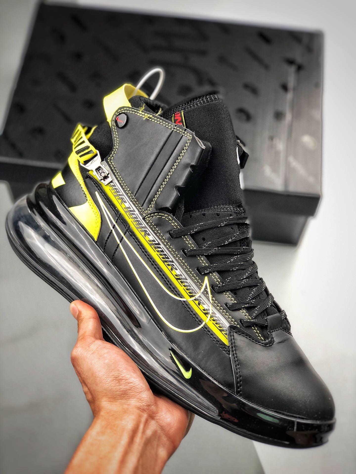 Nike Air Max 720 Saturn BlackDynamic Yellow-University Red 5339728