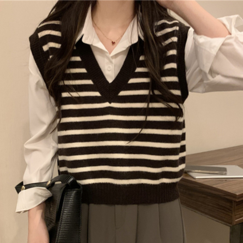 Striped Sweater Vest Women Straight Classic Knitwear Casual Korean Style Simple All-match Spring V-neck Stylish Design Students alx