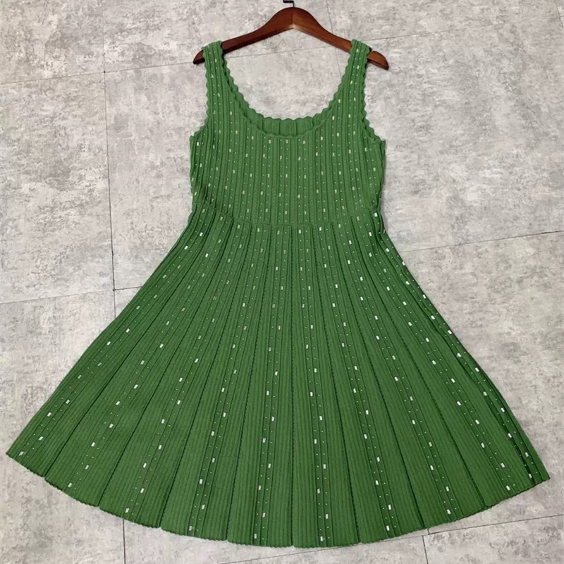 2022 Summer New High Quality Broken Diamond Flared Green Knitted Casual Dress Women Waist Slim Sleeveless Elegant knitted dress alx