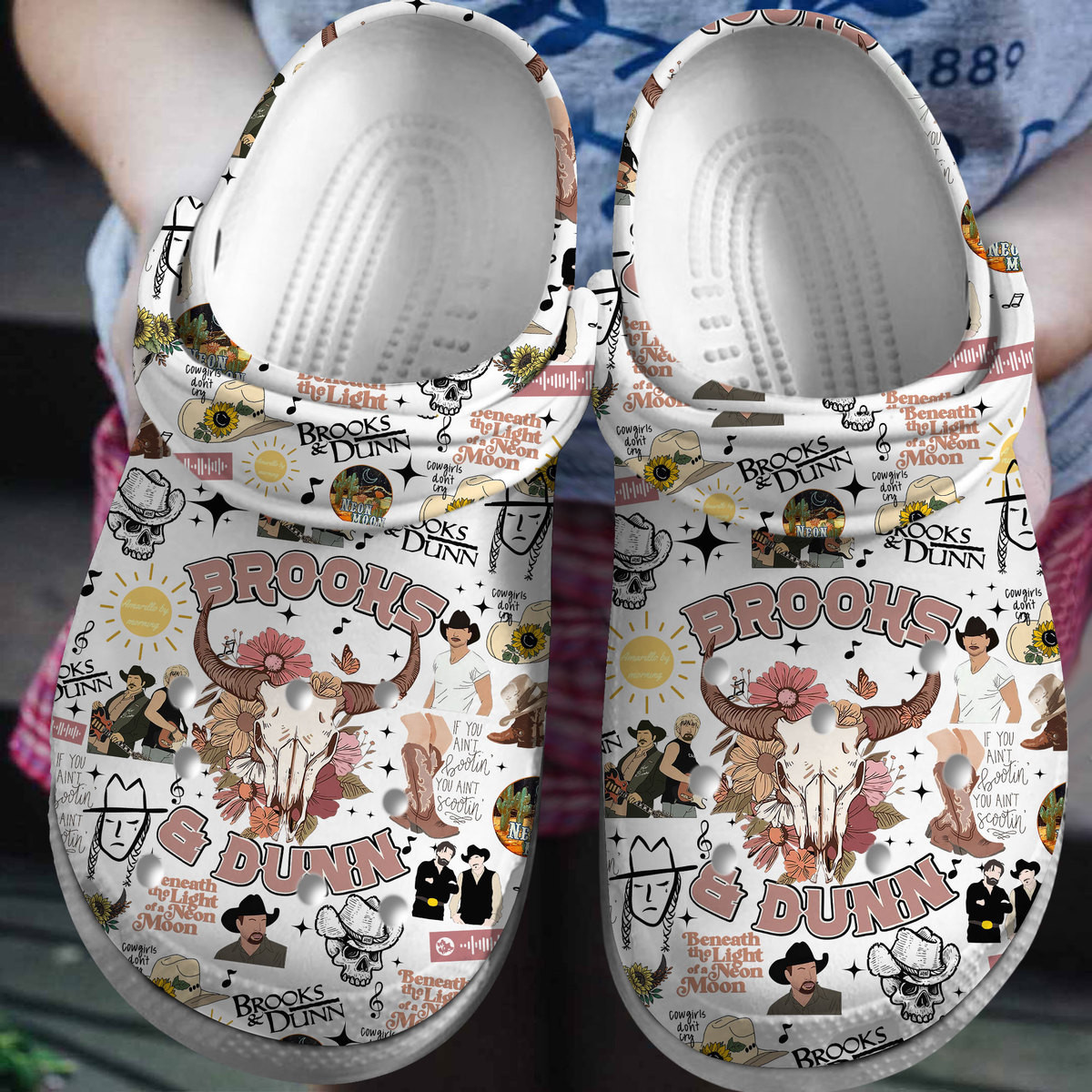 Brooks & Dunn Crocss Clogs For Men Women And Kid Rnmwqblb