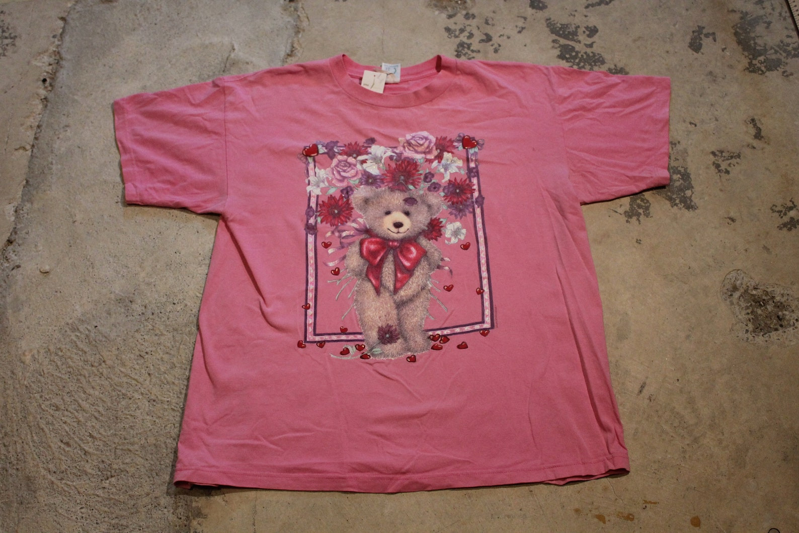 Vintage T Shirt  Teddy Bear Graphic  Toy Animal  Valentines Day  Heart  Floral  Flowers  Streetwear Fashion