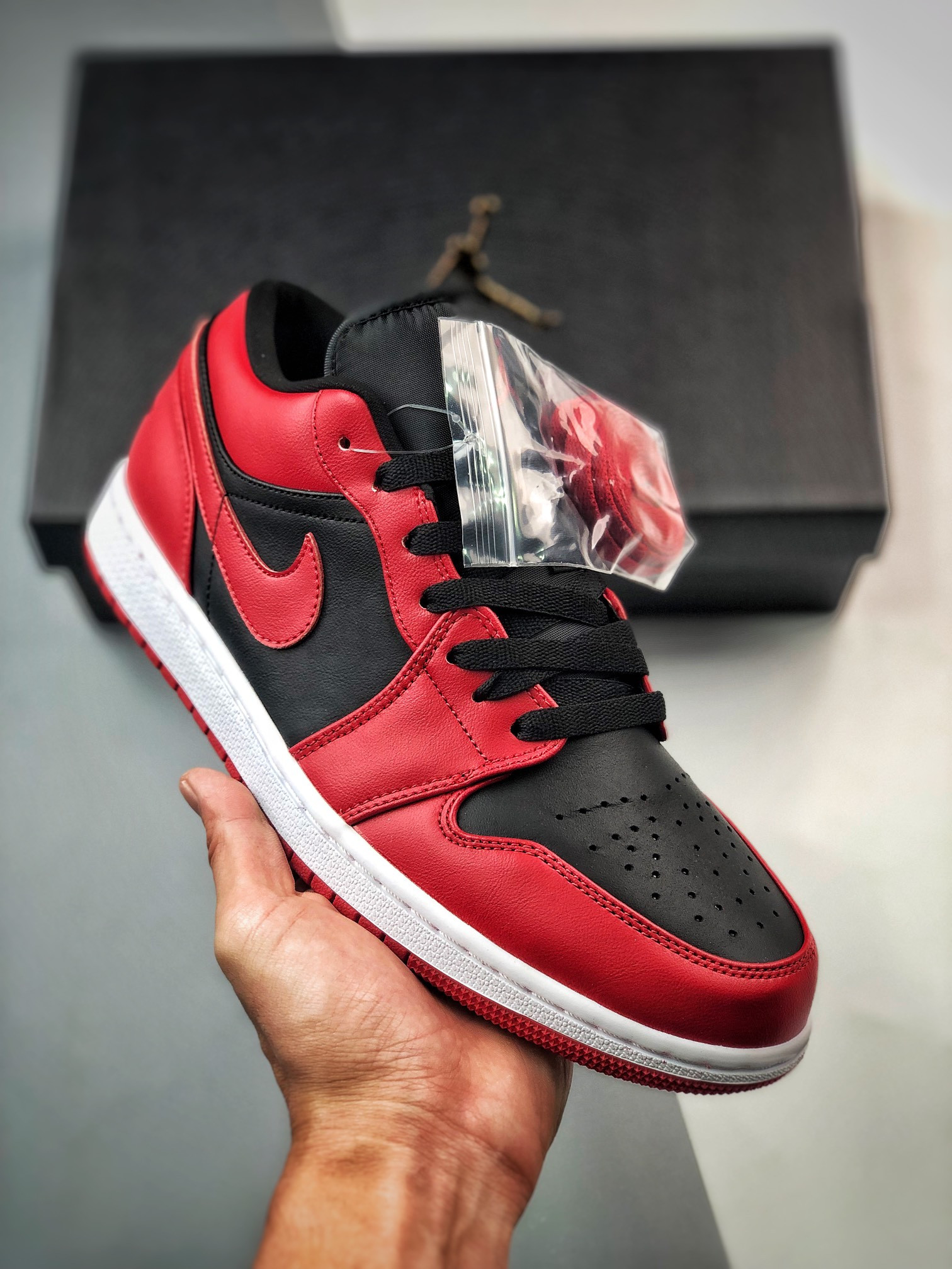 JD 1 Low ‘Reverse Bred’ Varsity RedWhite-Black 553558-606 5342050