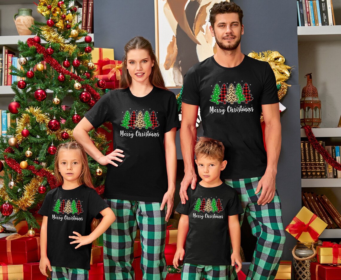 Classic Matching Shirt For Family Merry Christmas Print Xmas Tree Red Buffalo Plaid Leopard Design Matching T-Shirt