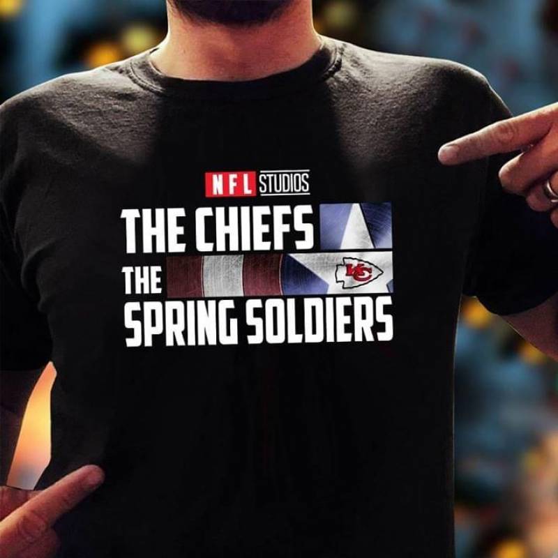 The Chiefs The Spring Soldiers Quotes And Beautiful Art Print Logo Of Kansas City Chiefs Rugby Team And Buckler Of American Captain Black Men And Women T Shirt S-5Xl