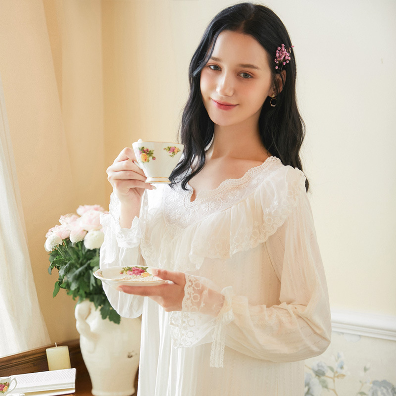 Women Long-sleeved Nightdress Retro Sweet Princess Night Gown Loose Plus Size Sexy Sleepwear White Cotton Vintage Sleeping Dress alx