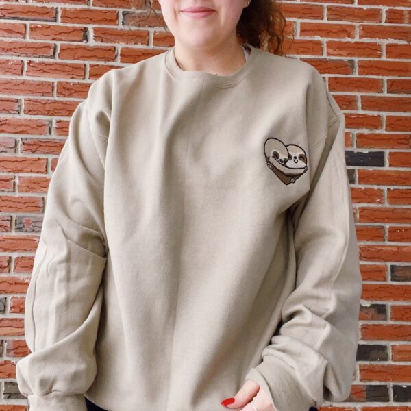 Cute Sloth Embroidered Sweatshirt 2D Crewneck Sweatshirt All Over Print Sweatshirt For Women Sweatshirt For Men Sws3947