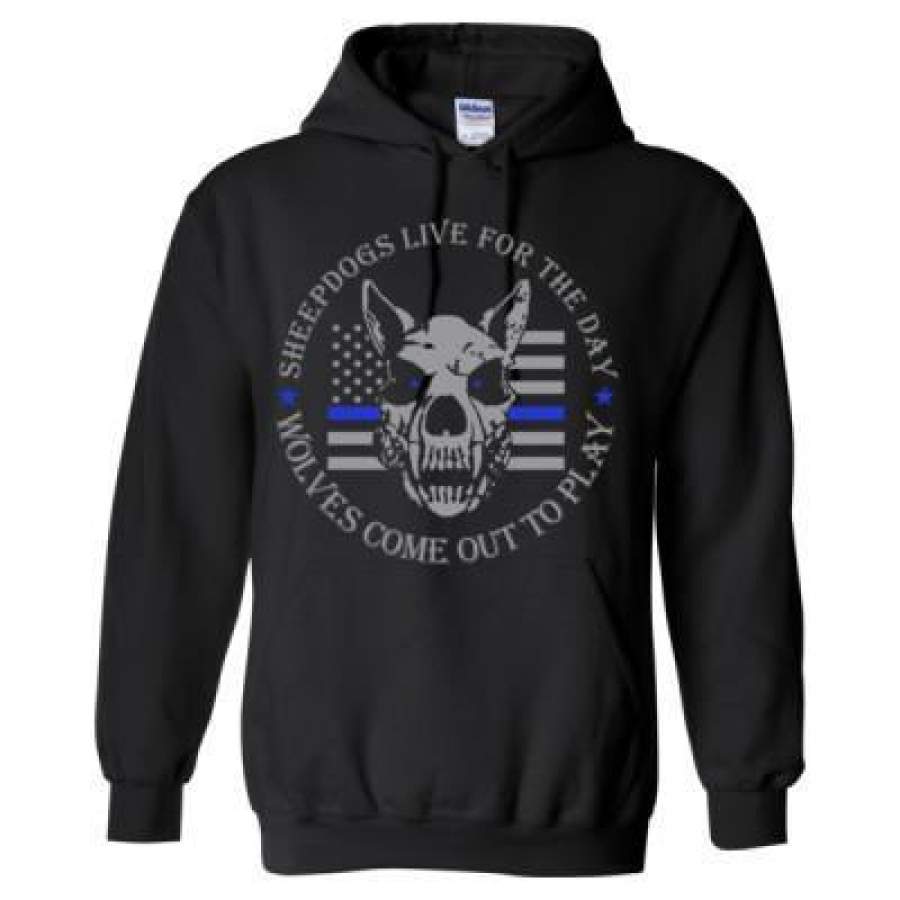 AGR Sheepdogs Live For The Day Wolves Come Out To Play – Heavy Blend™ Hooded Sweatshirt